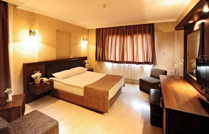 Uestuen Hotel Alsancak İzmir Exterior foto